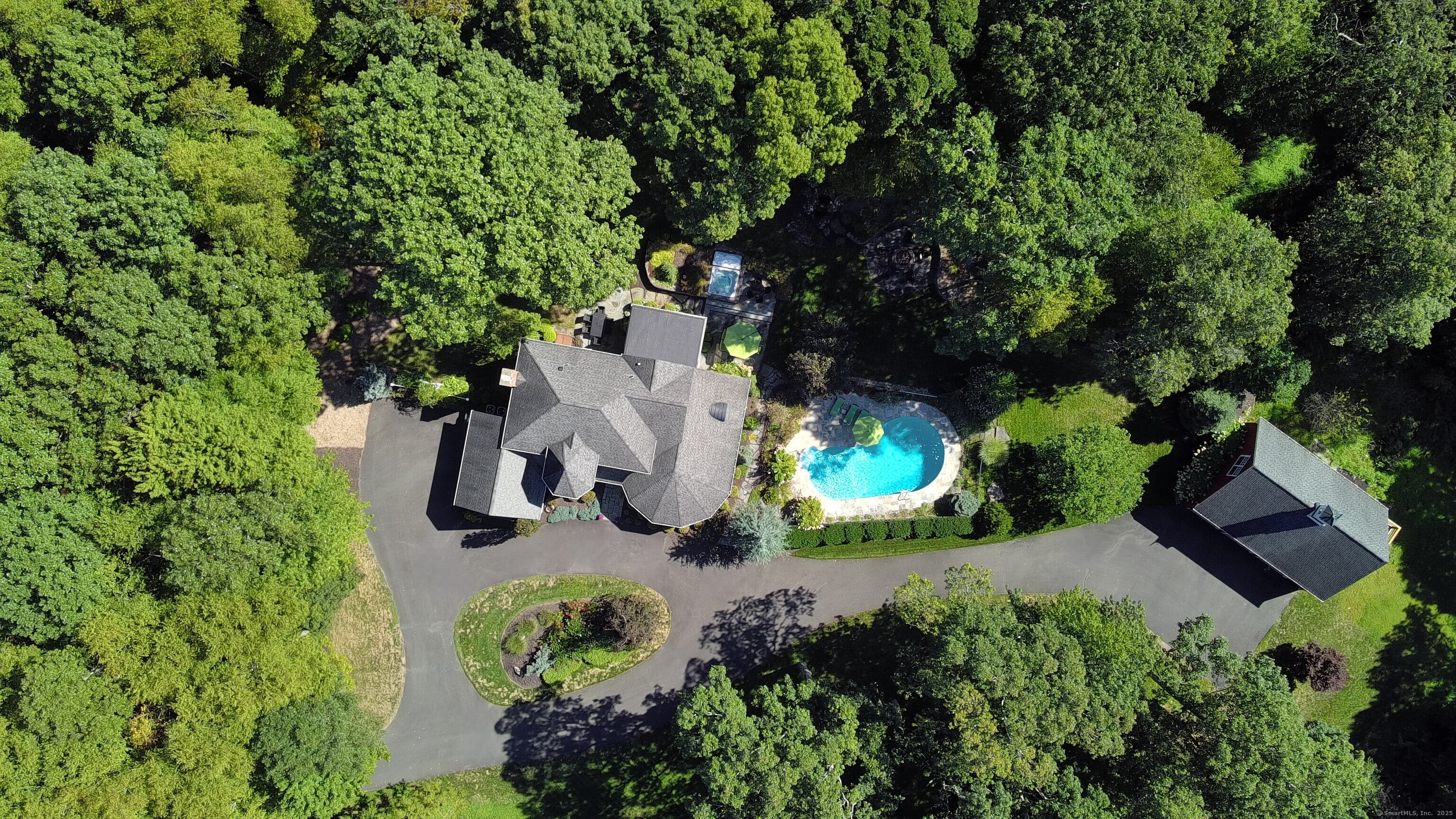 93 Hattertown Road Newtown, CT 06470 - Photo 4 of 40