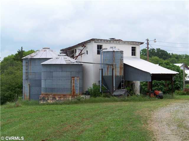 3408 Cottage Road Blackstone, VA 23824 - Photo 10 of 12 Other - Milk Parlor