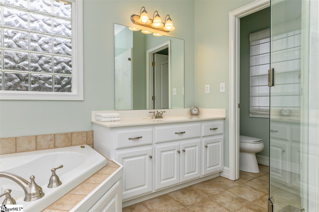 20 Bay Point Way Taylors, SC 29687 - Photo 18 of 36 Gallery Image 18