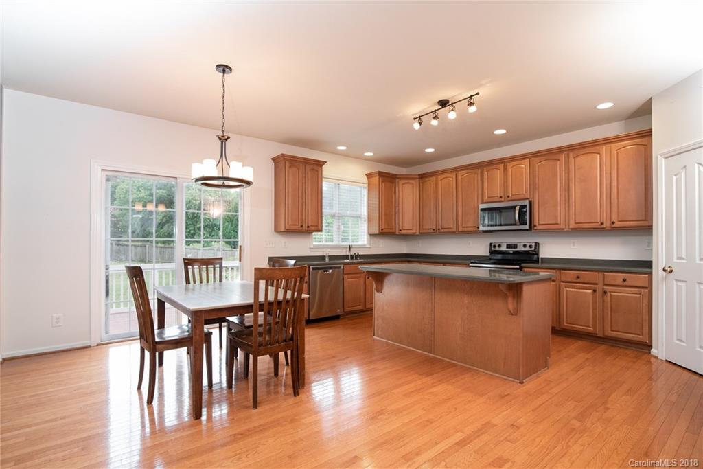 4303 Sunset Rose Drive Fort Mill, SC 29708 - Photo 10 of 32 Gallery Image 10