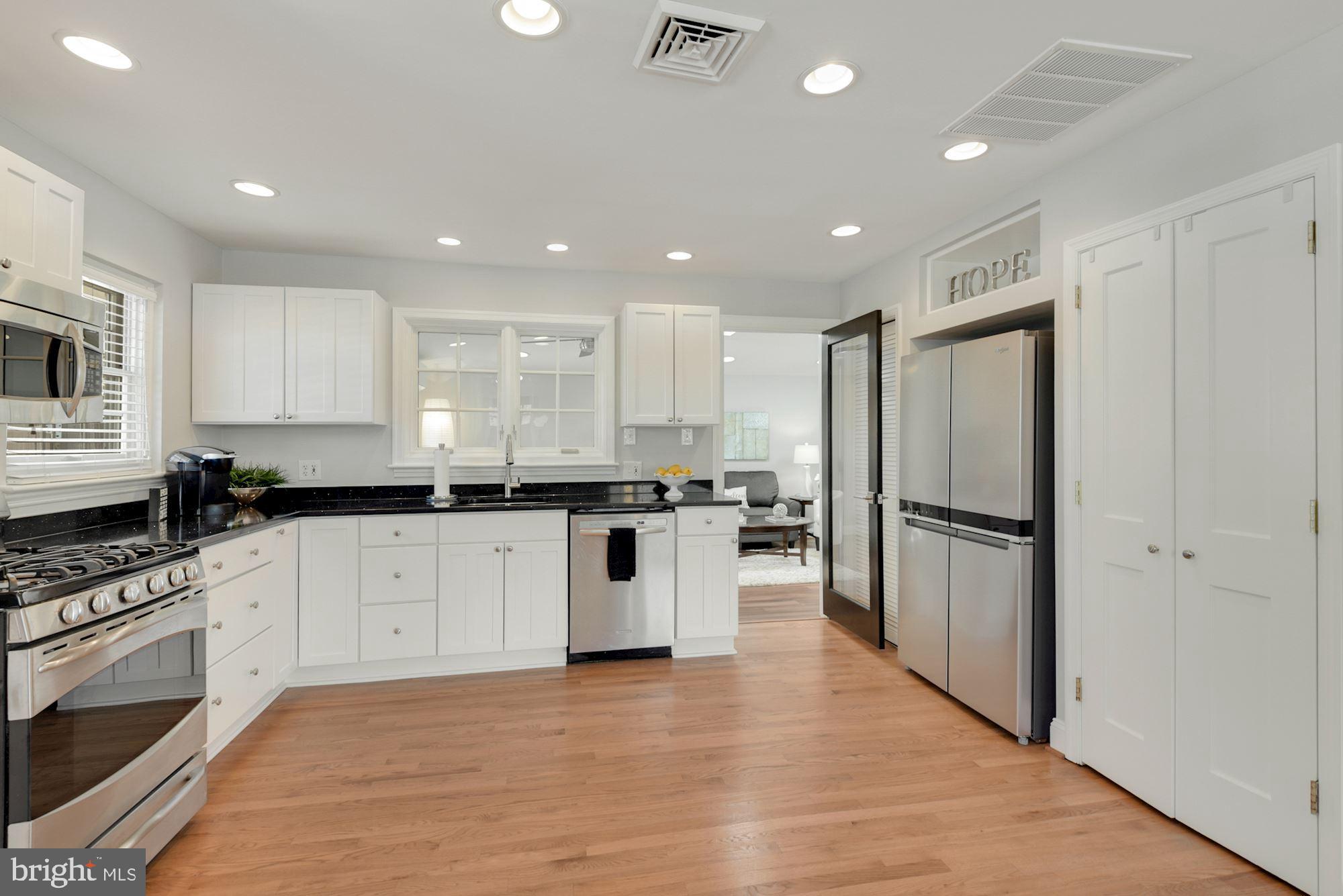 7925 Jackson Road Alexandria, VA 22308 - Photo 12 of 51 Gallery Image 12