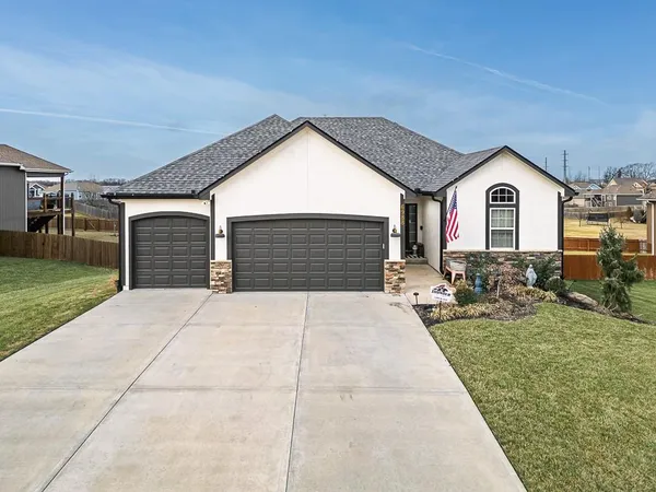 $529,950 | 6988 141st Street, Basehor, KS 66007