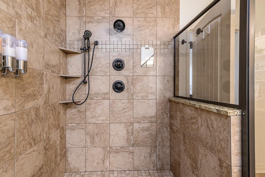 6988 141st Street Basehor, KS 66007 - Photo 16 of 41