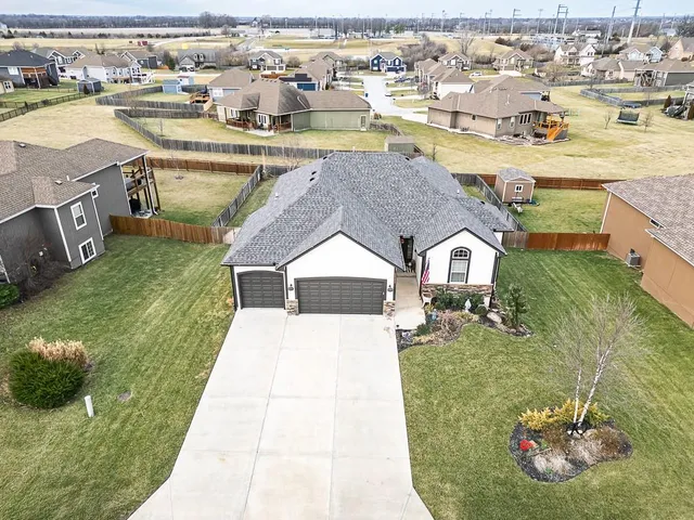 $529,950 | 6988 141st Street, Basehor, KS 66007