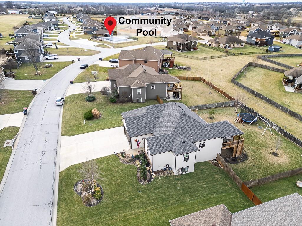 6988 141st Street Basehor, KS 66007 - Photo 3 of 41