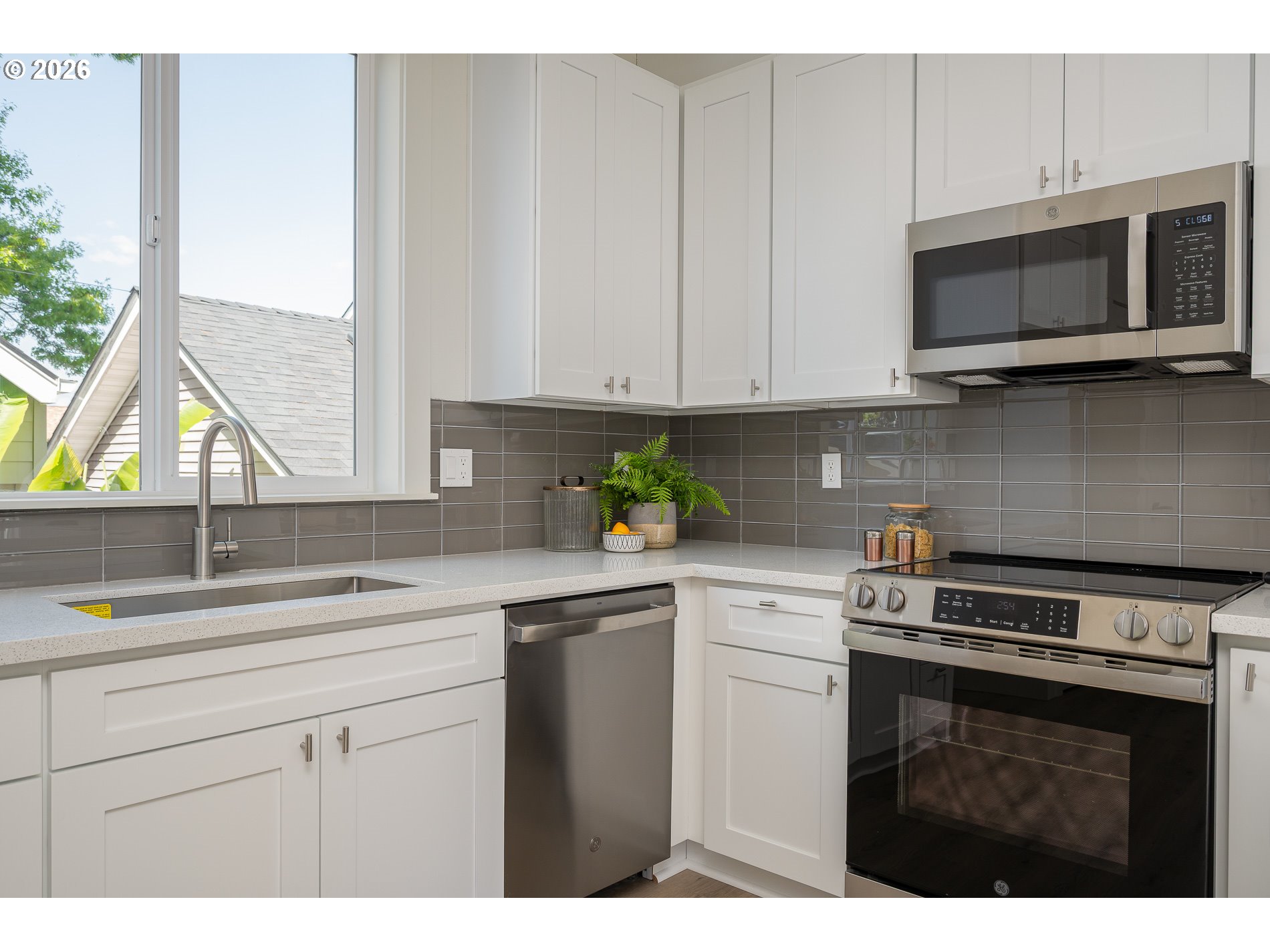 95 Northeast 78th Avenue Portland, OR 97213 - Photo 10 of 28
