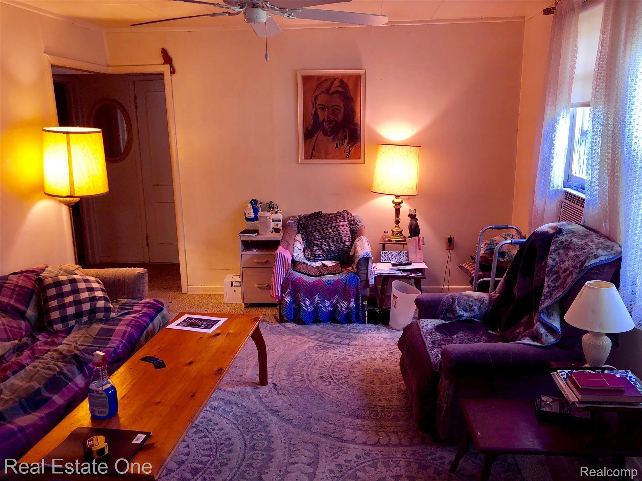 6480 Mayfair Road Utica, MI 48317 - Photo 2 of 13 IMG_4432.jpg