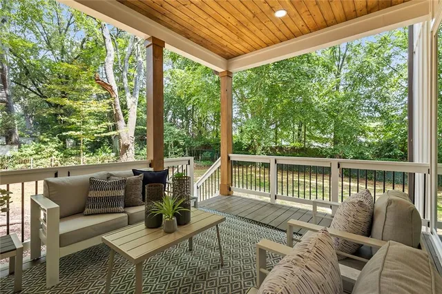 a view of a yard with a house