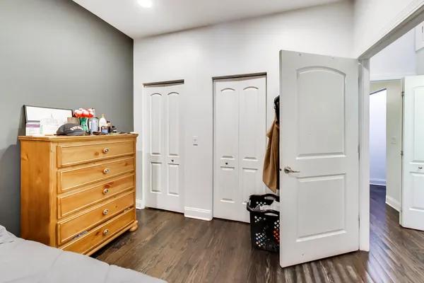 $2,400 | 3815 North Kedzie Avenue, Unit 1N, Chicago, IL 60618