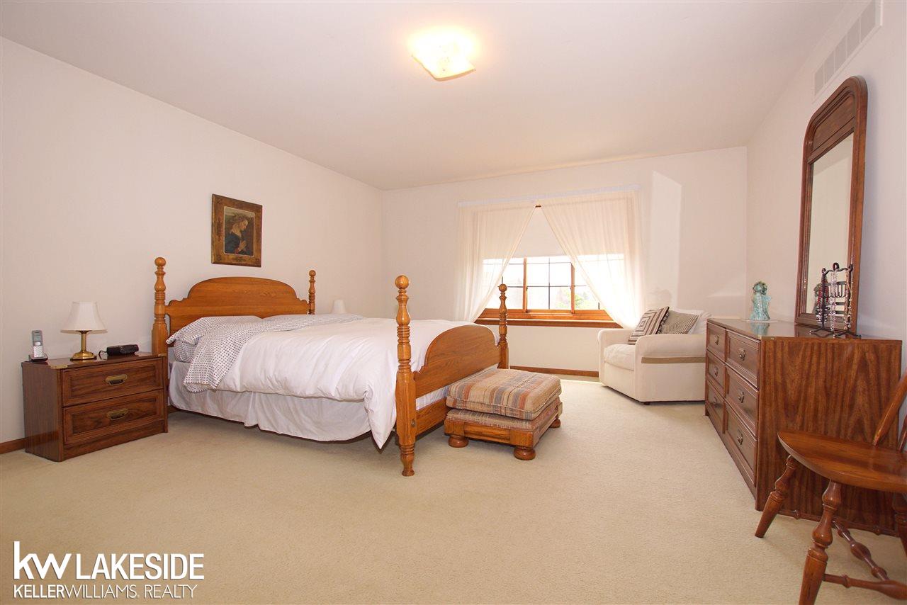 2190 Reagan Drive Rochester, MI 48309 - Photo 20 of 31 31322537-19.JPG