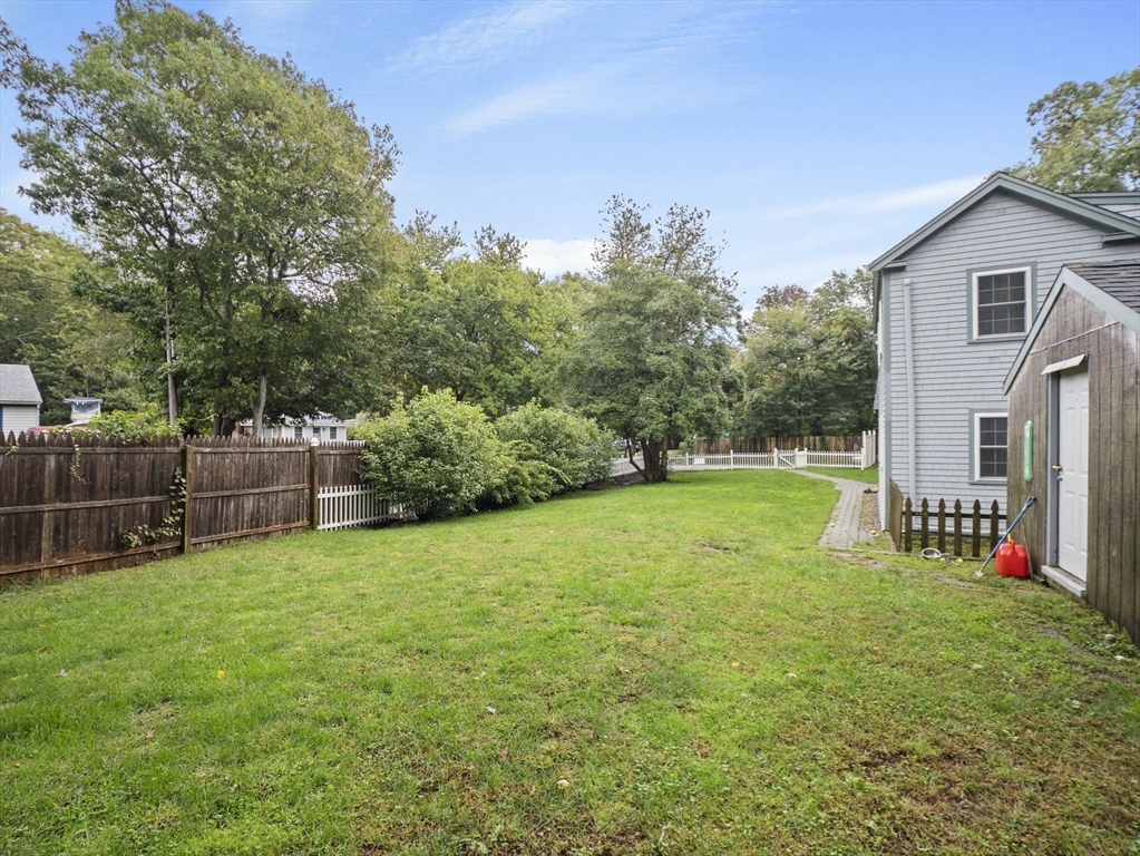 33 Lake Road Yarmouth, MA 02673 - Photo 6 of 34