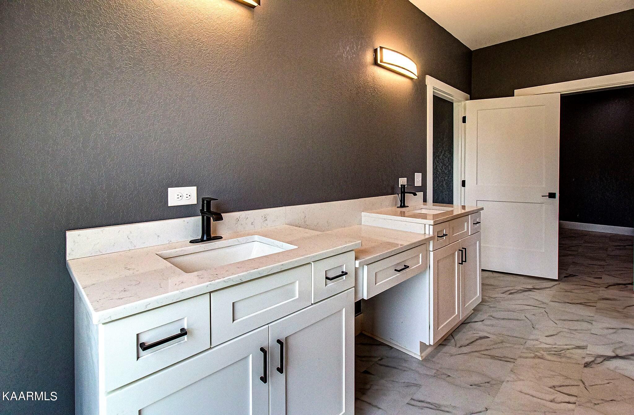 304 Masters Lane Bean Station, TN 37708 - Photo 20 of 27 304 Masters Lane photo 15 filters