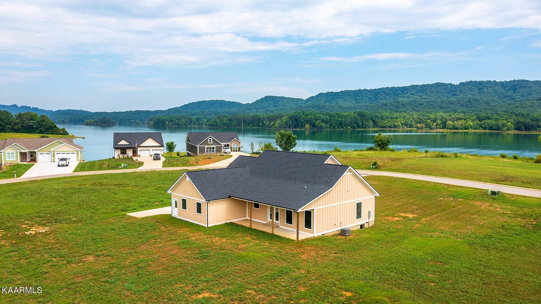 304 Masters Lane Bean Station, TN 37708 - Photo 3 of 27 304 Masters Lane photo 3 filters