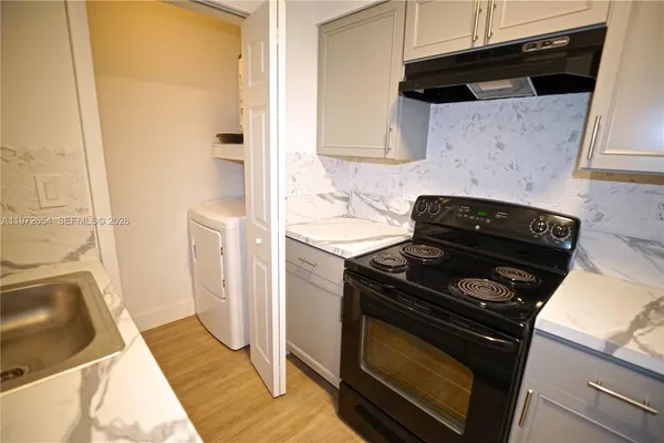 $1,750 | 17425 Northwest 67th Place, Unit B13, Hialeah, FL 33015