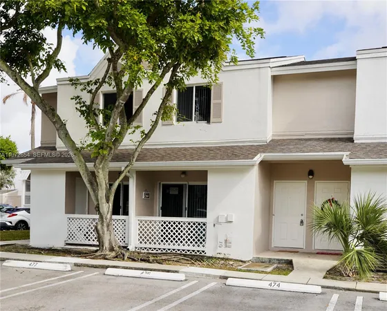 $1,750 | 17425 Northwest 67th Place, Unit B13, Hialeah, FL 33015