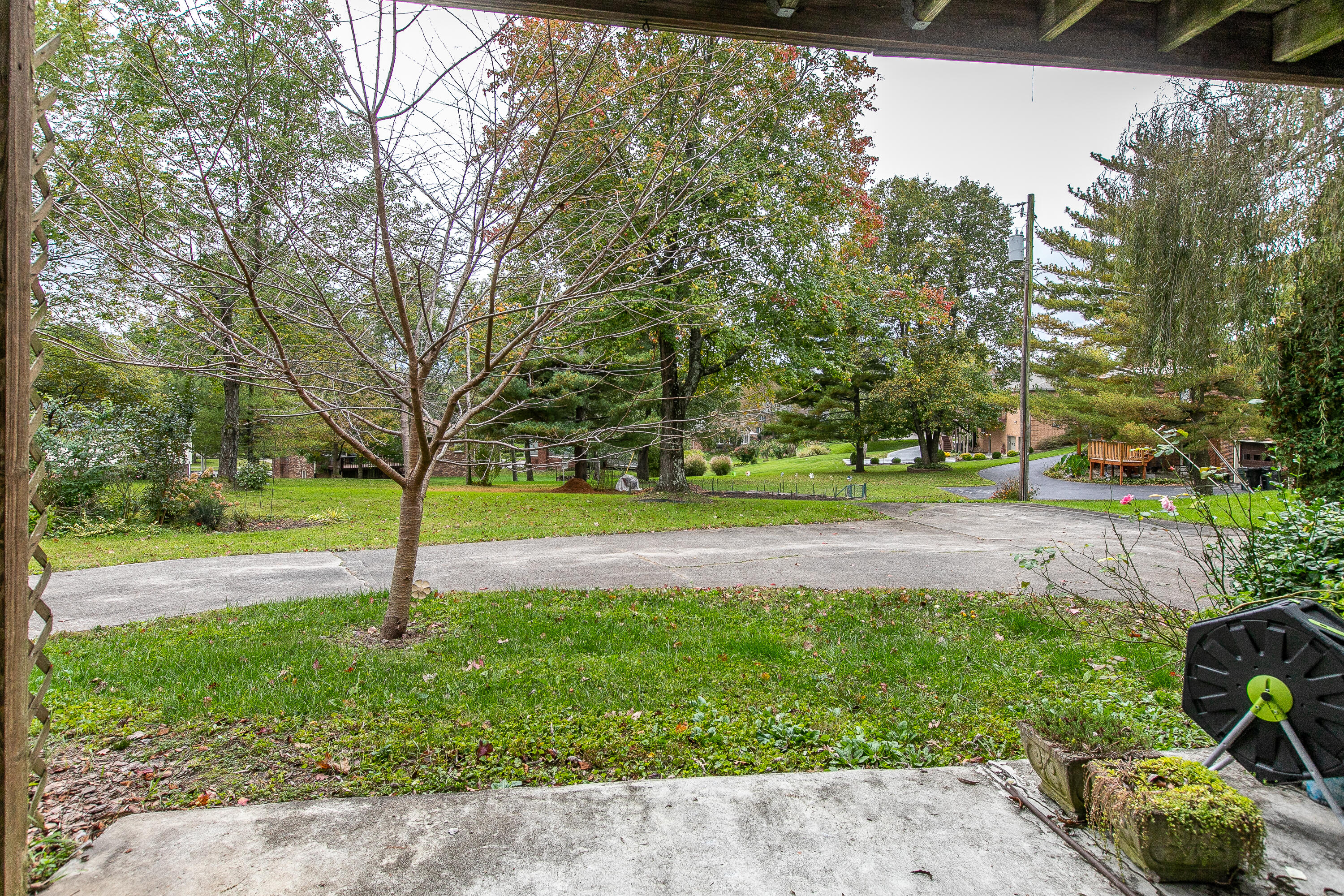 3381 Pepperhill Road Lexington, KY 40502 - Photo 45 of 55 2-7