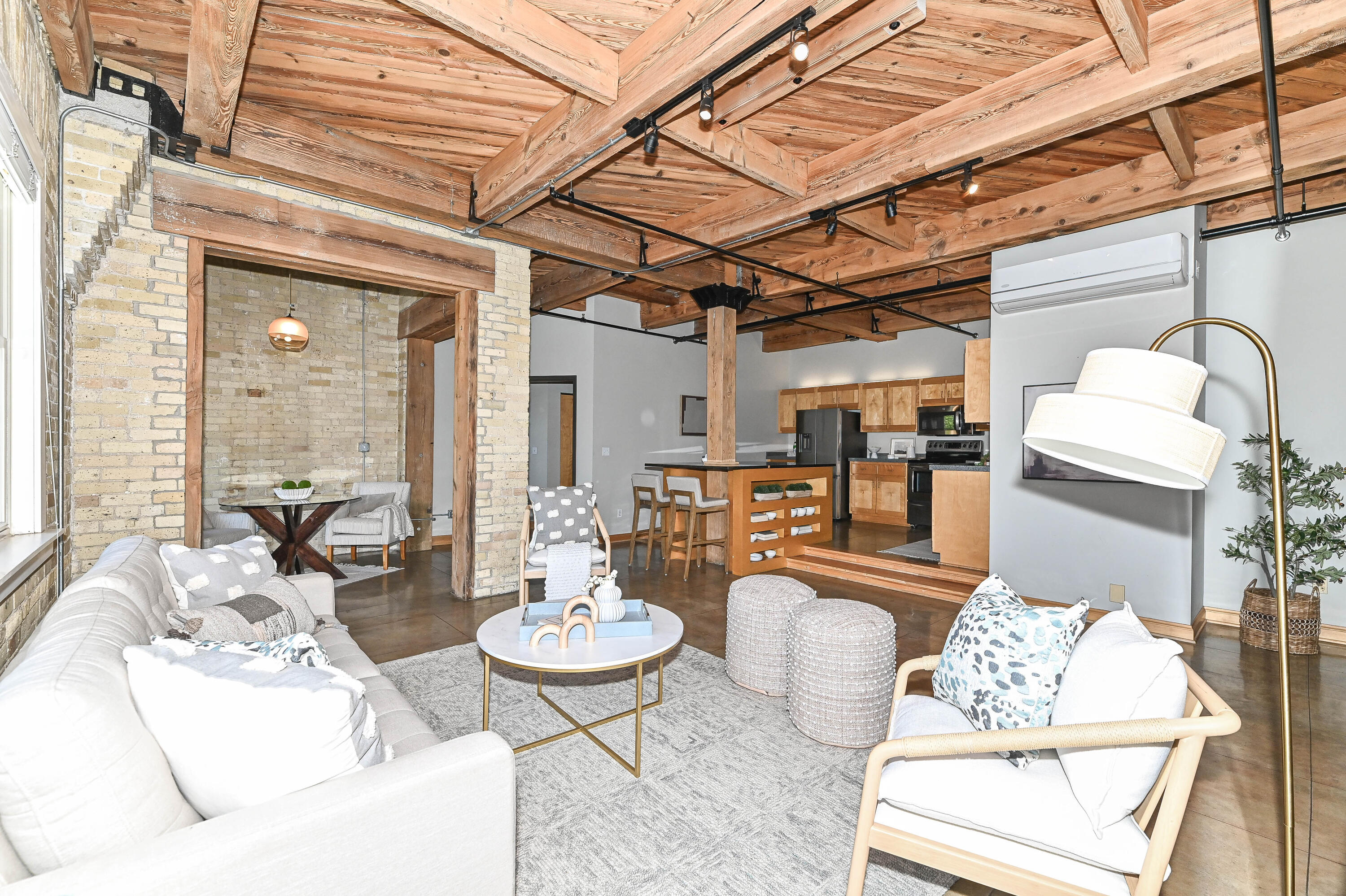 904 East Pearson Street, Unit 401 Milwaukee, WI 53202 - Photo 6 of 43 Pearson-6