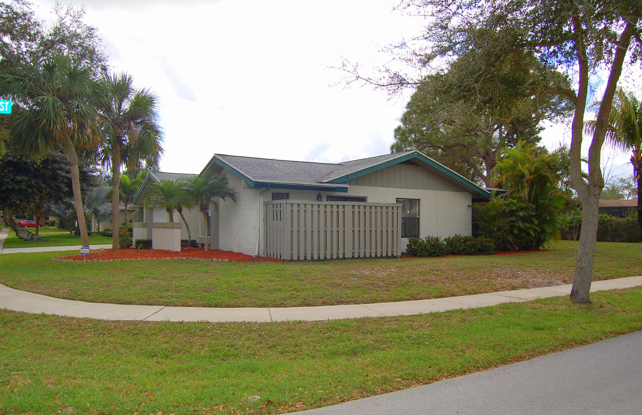 3099 Northwest 26th Avenue Boca Raton, FL 33434 - Photo 36 of 36 29 Sideyard