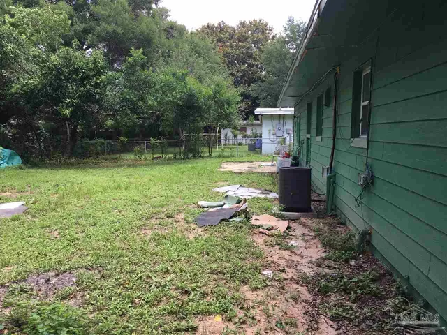 $1,250 | 223 Emerald Avenue, Pensacola, FL 32505