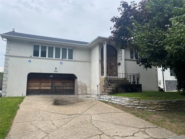 $899,900 | 988 Westwood Road, Woodmere, NY 11598