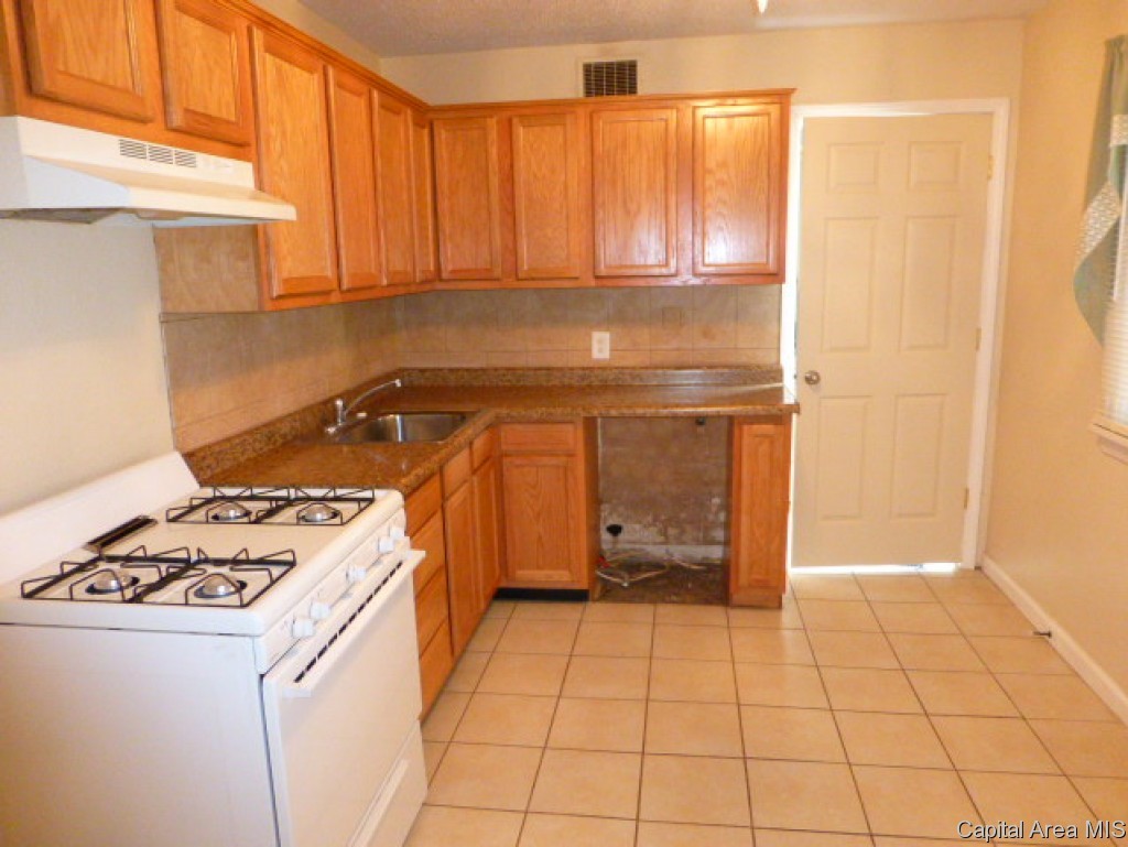 2308 South 14th Street Springfield, IL 62703 - Photo 5 of 12