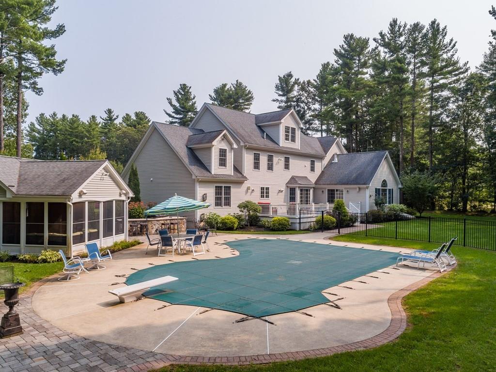 3 Hart Pond Road Westford, MA 01886 - Photo 9 of 42 Gallery Image 9