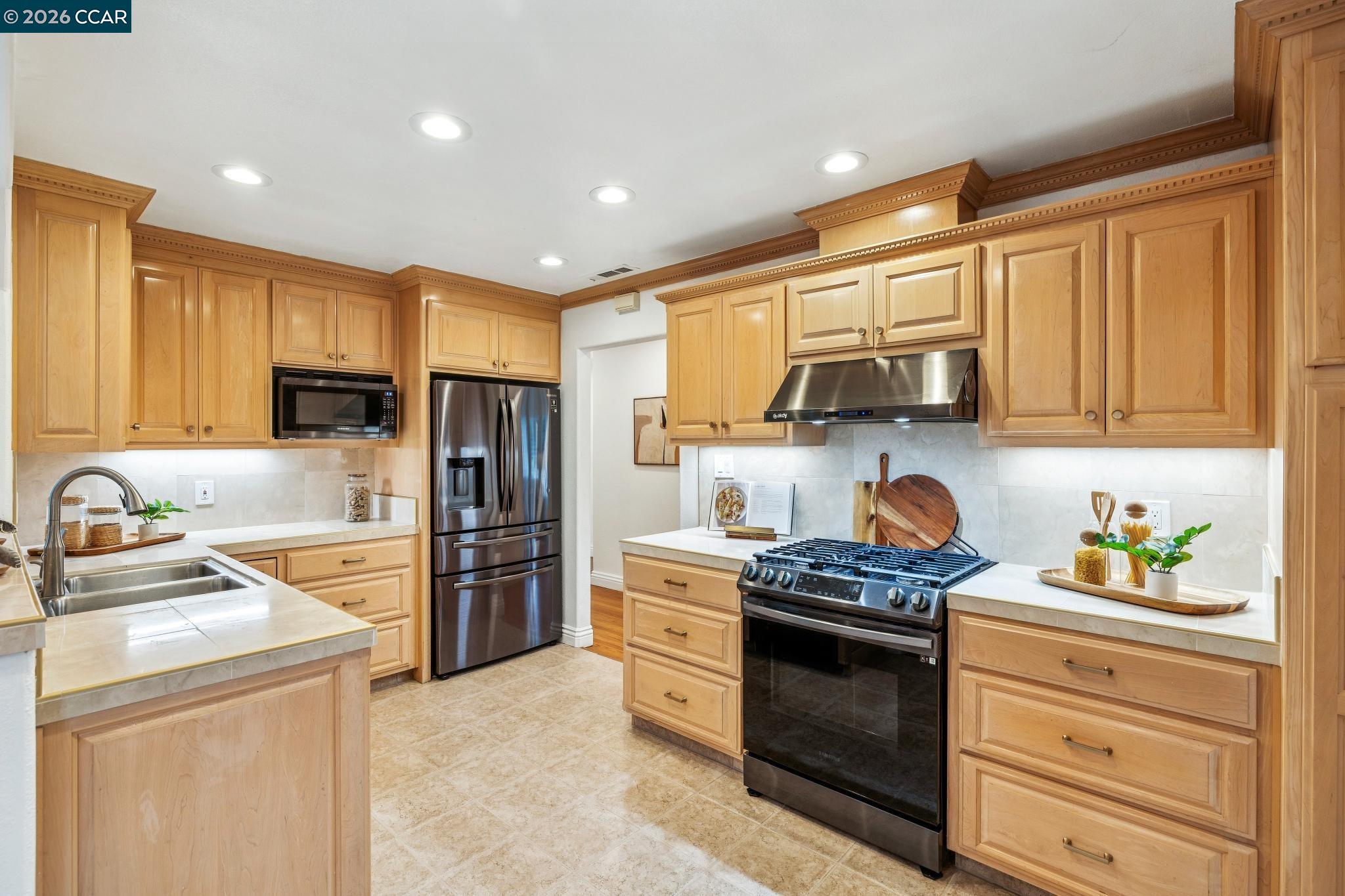 1651 Green Valley Road Danville, CA 94526 - Photo 18 of 60