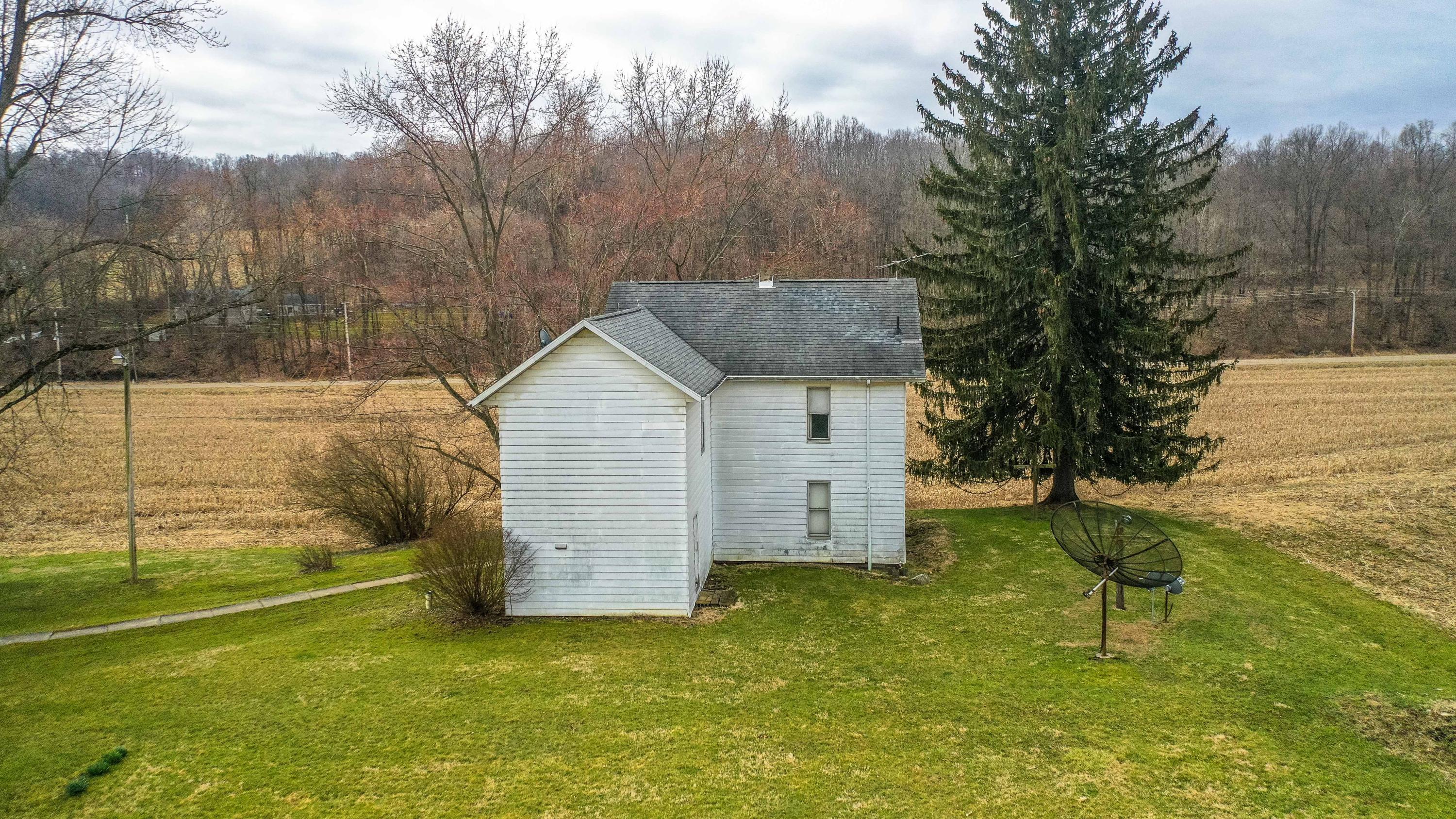 7248 Kinsey Valley Road Southwest New Philadelphia, OH 44663 - Photo 5 of 27