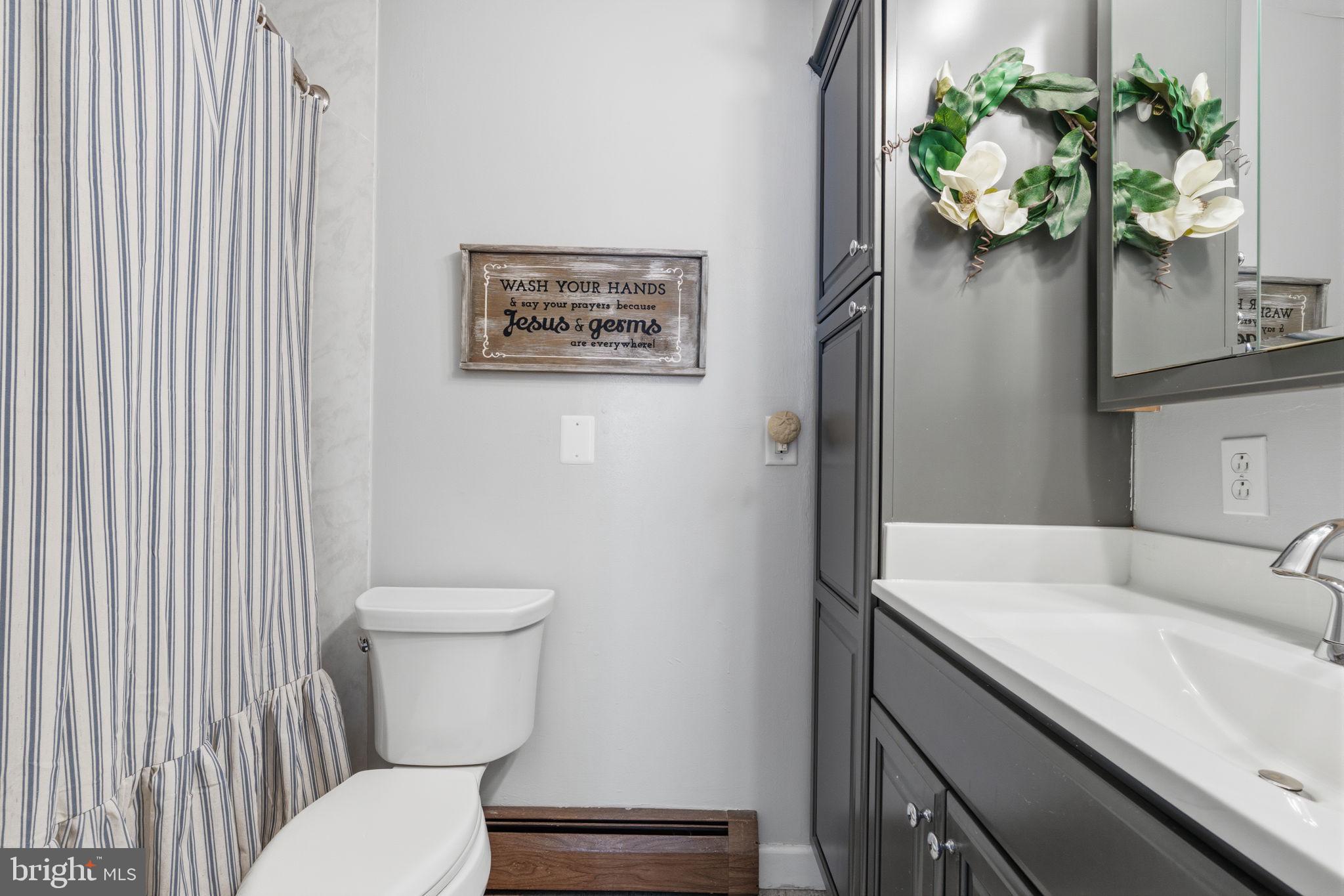 12 Idolstone Road Levittown, PA 19057 - Photo 6 of 30 1st Full Bath on Main Level