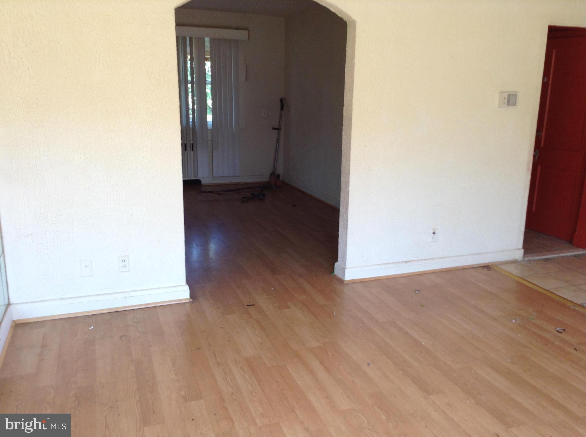 1640 Ralworth Road Baltimore, MD 21218 - Photo 3 of 14 Living Room