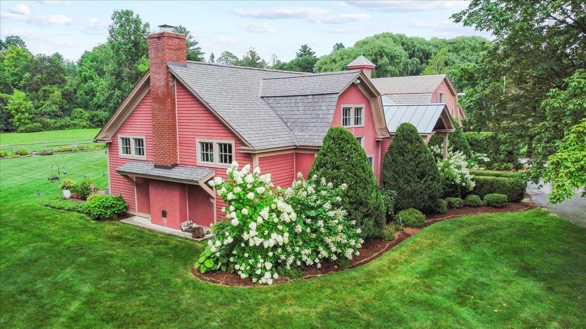 271 Walloomsac Road Bennington, VT 05201 - Photo 3 of 37
