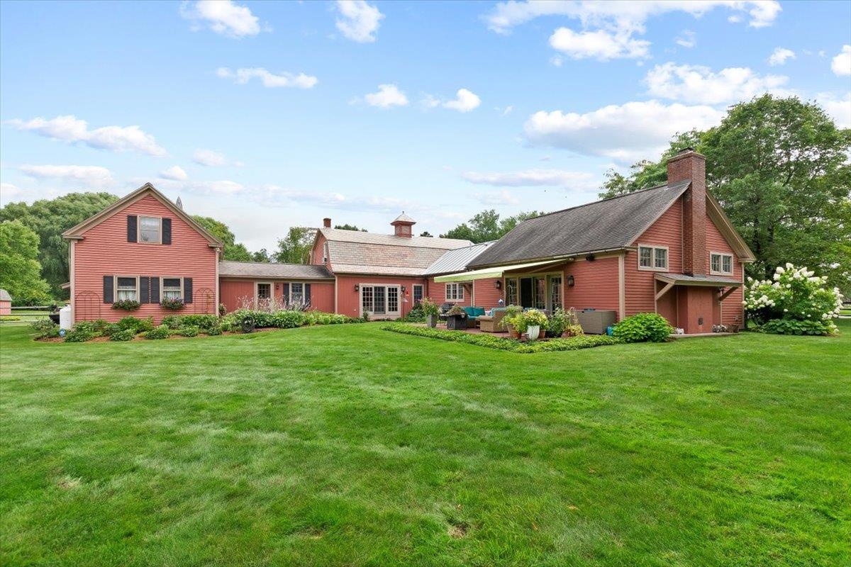 271 Walloomsac Road Bennington, VT 05201 - Photo 4 of 37