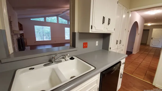 $2,800 | 9349 Blazing Star Trail, San Antonio, TX 78266