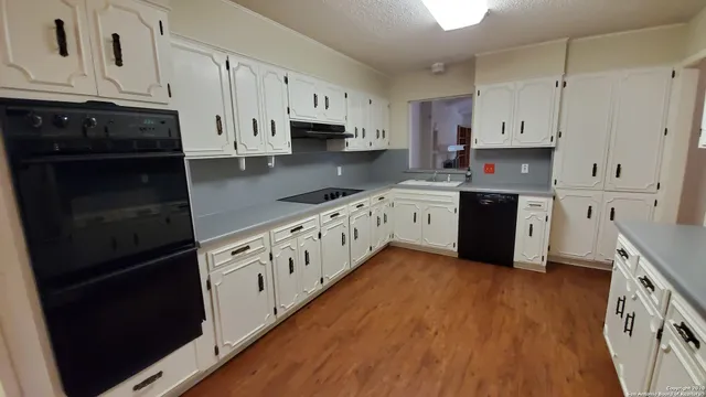 $2,800 | 9349 Blazing Star Trail, San Antonio, TX 78266