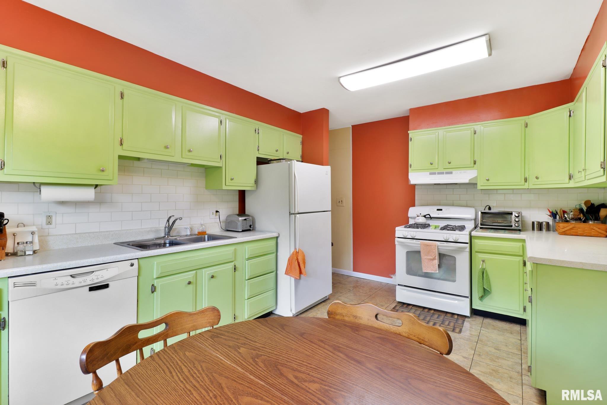 14101 North Ivy Lake Road Chillicothe, IL 61523 - Photo 14 of 42 Gallery Image 14
