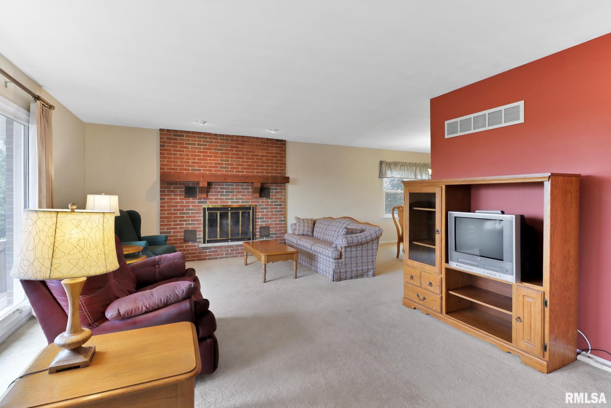 14101 North Ivy Lake Road Chillicothe, IL 61523 - Photo 4 of 42 Gallery Image 4