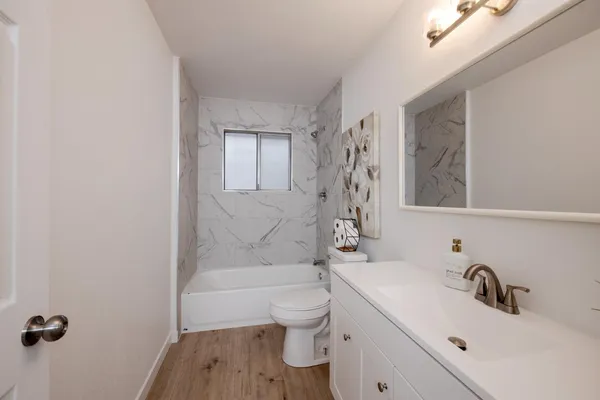 $389,999 | 5356 North Bond Street, Fresno, CA 93710