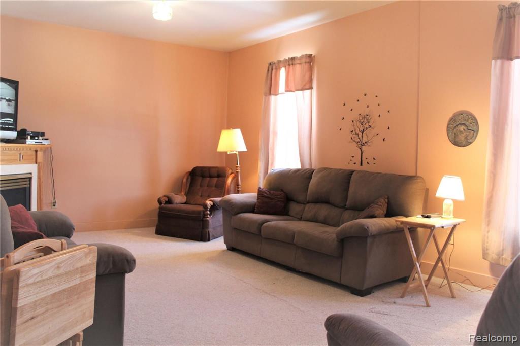 4210 South Genesee Road Grand Blanc, MI 48439 - Photo 18 of 34
