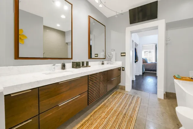 $899,000 | 800 Market Street, Unit 320, Chattanooga, TN 37402