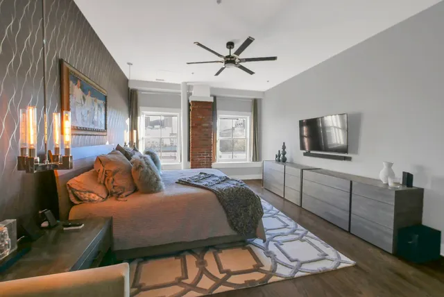 $899,000 | 800 Market Street, Unit 320, Chattanooga, TN 37402