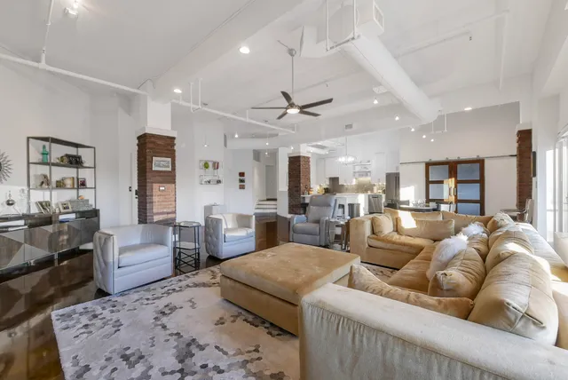 $899,000 | 800 Market Street, Unit 320, Chattanooga, TN 37402