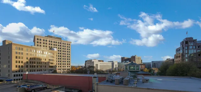 $899,000 | 800 Market Street, Unit 320, Chattanooga, TN 37402