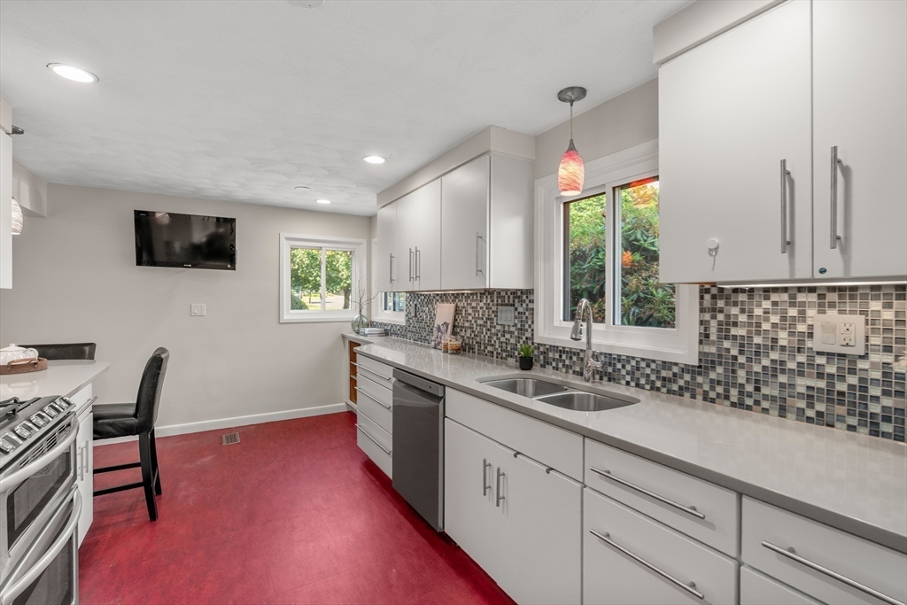 6 Royce Road Framingham, MA 01701 - Photo 10 of 26