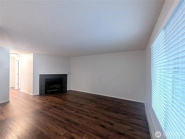 $1,850 | 19853 25th Avenue Northeast, Unit 116, Shoreline, WA 98155