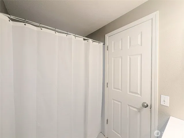 $1,850 | 19853 25th Avenue Northeast, Unit 116, Shoreline, WA 98155