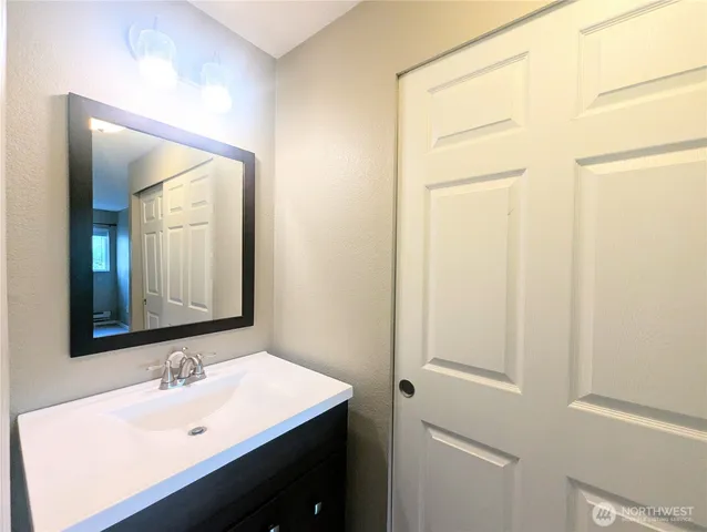 $1,850 | 19853 25th Avenue Northeast, Unit 116, Shoreline, WA 98155