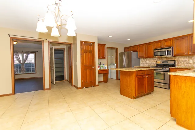 $399,900 | 1307 Longford Lane, Bloomington, IL 61704