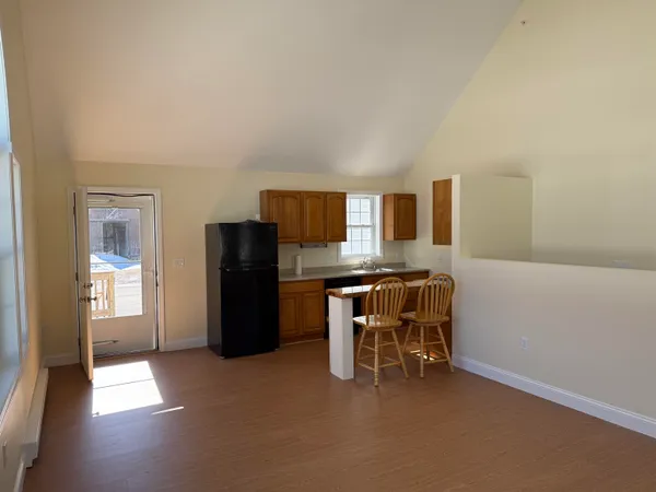 $2,200 | 276 Fremont Road, Chester, NH 03036