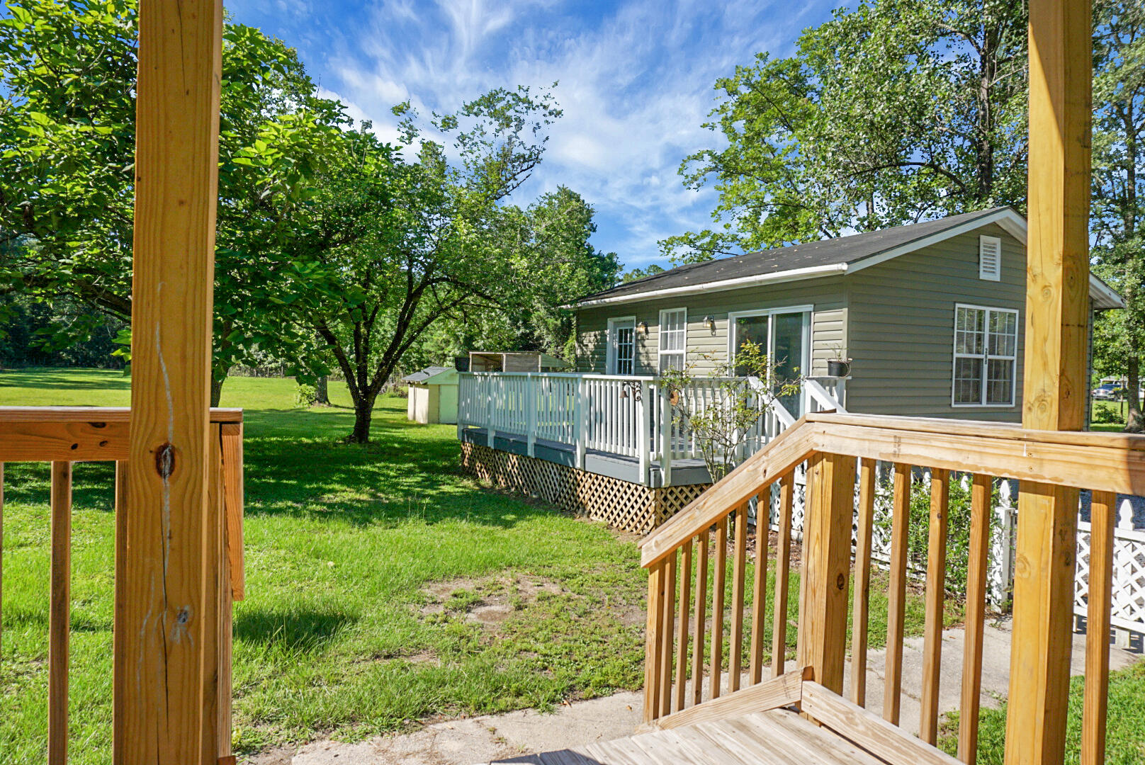 286 County Rd S-18-132 Dorchester, SC 29437 - Photo 34 of 64 34 back deck