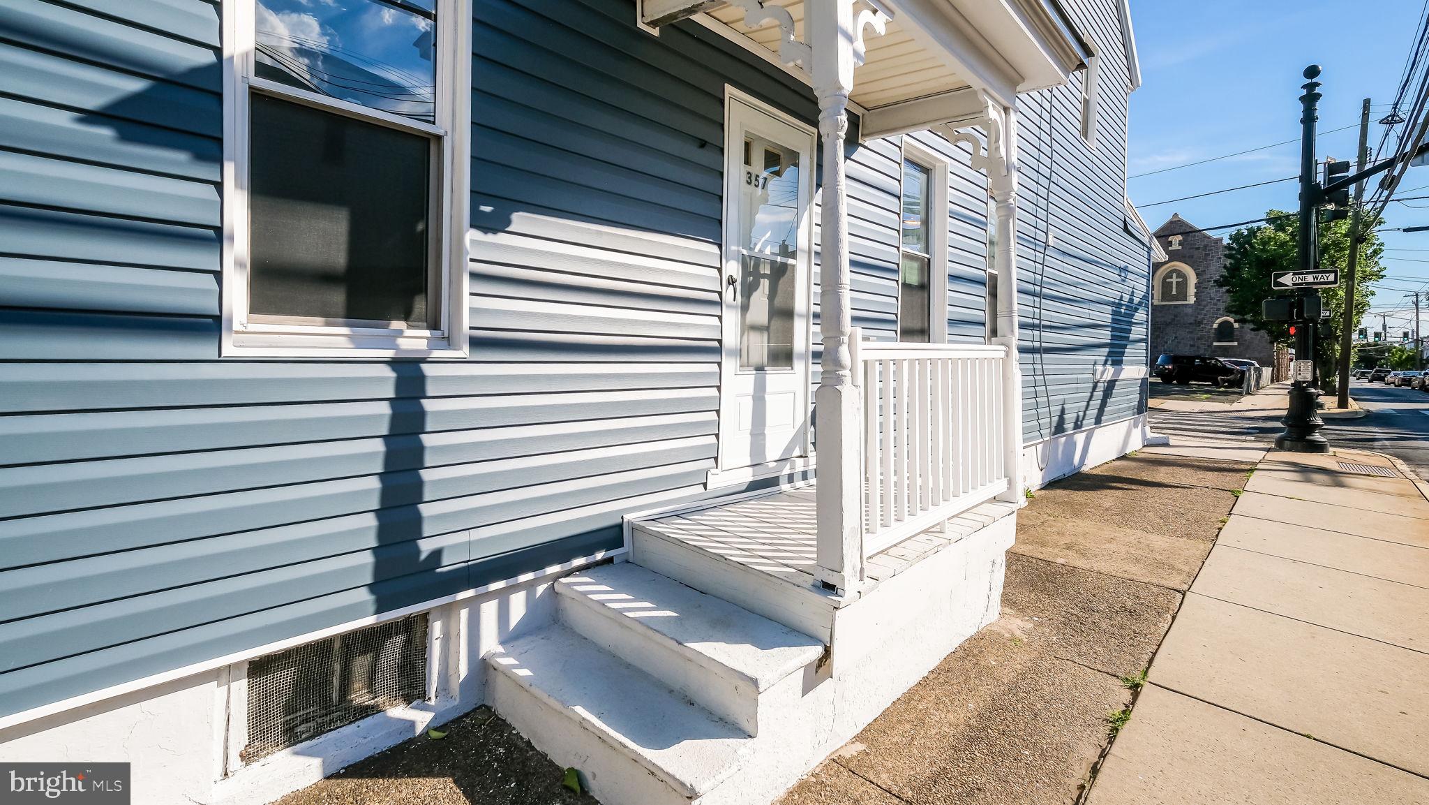 357 Washington Street Bristol, PA 19007 - Photo 4 of 28